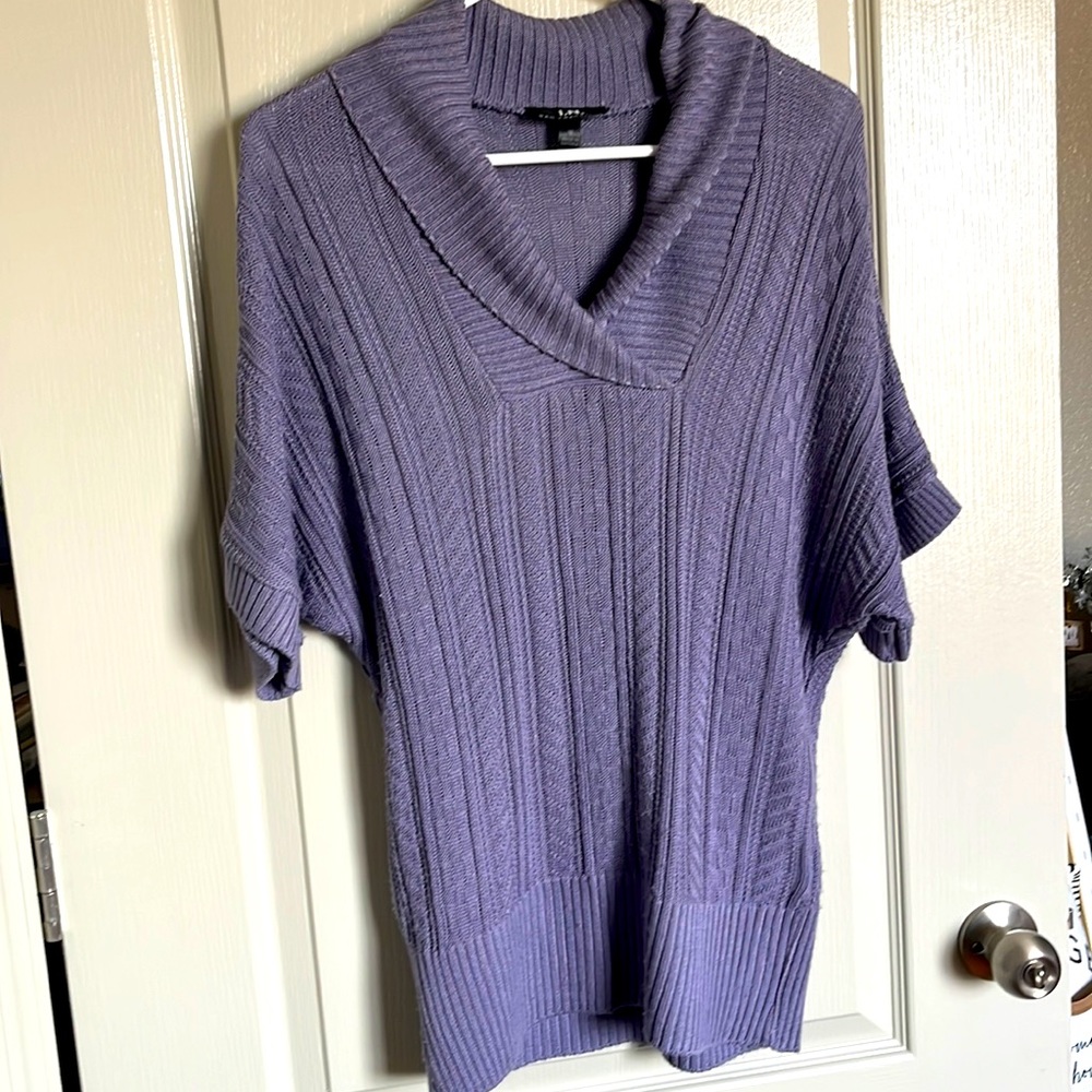 I. N. San Francisco women’s lavender sweater. Size M
